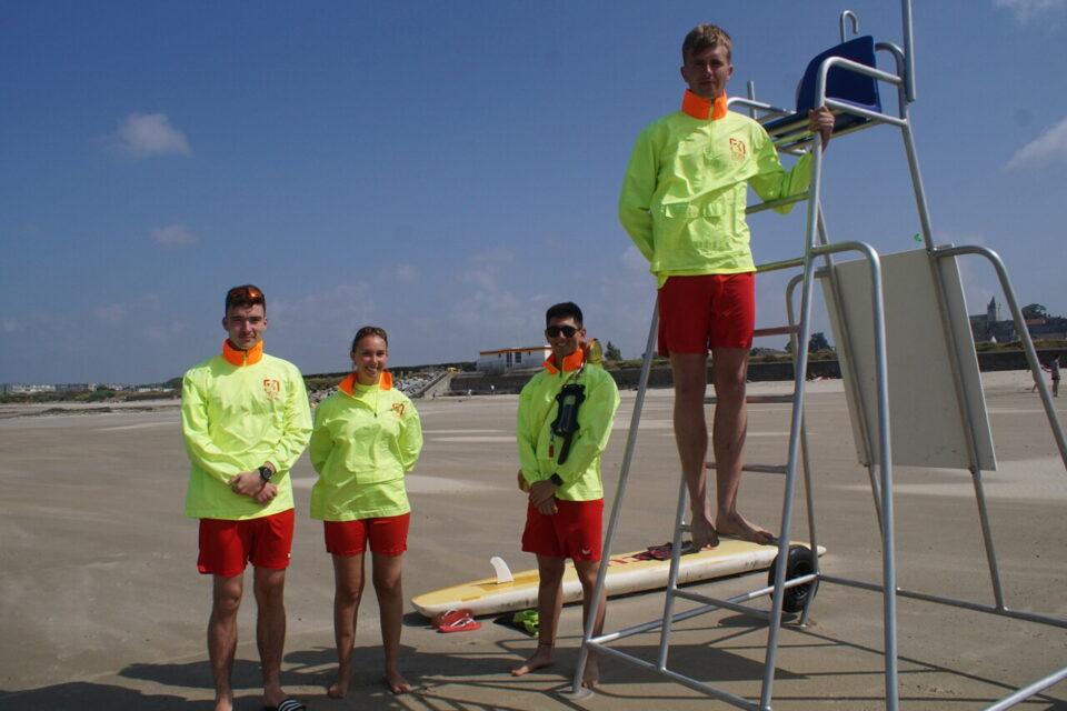 Les postes de secours sont ouverts, les sauveteurs en alerte sur les plages